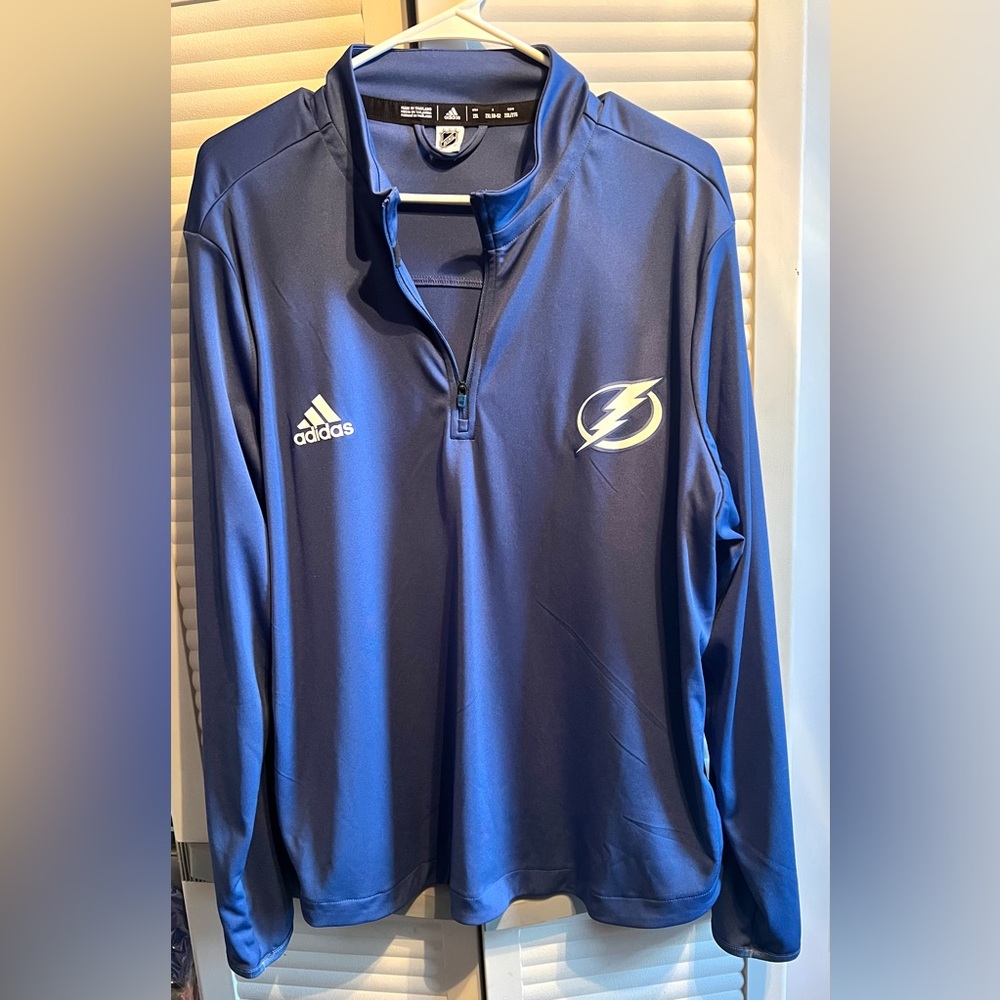 Men’s size 2 XL Adidas, Tampa Bay Lightning quarter zip sweatshirt